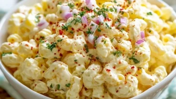 Salade de Macaroni aux Oeufs Durs Crémeux - 1