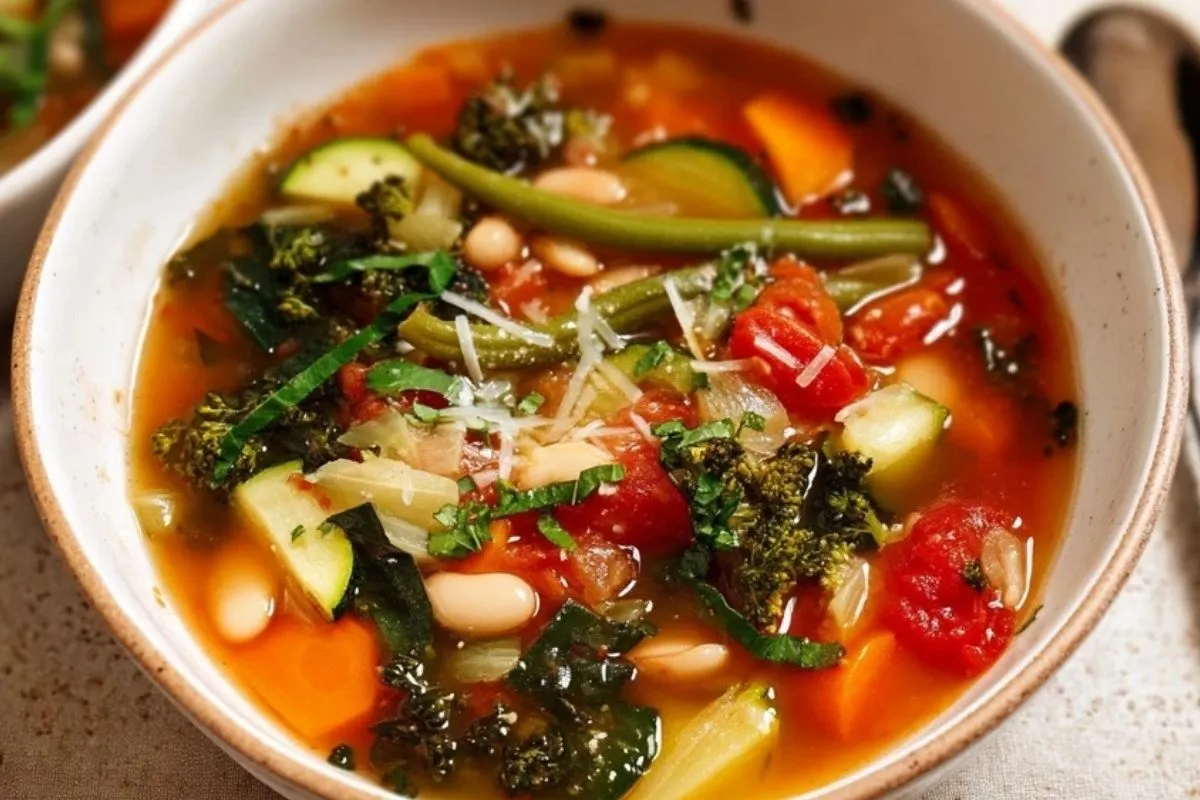 Soupe Minestrone Légère et Saine - 1