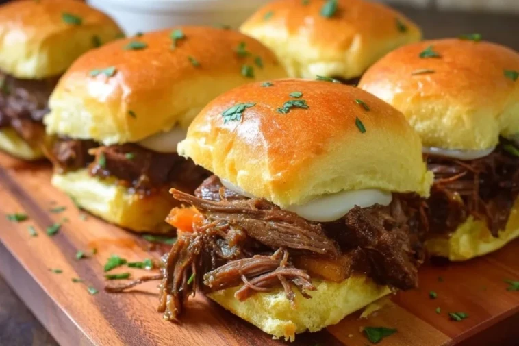 Mini Sandwichs De Rôti De Boeuf À La Mijoteuse