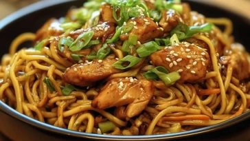 Nouilles Sautées au Poulet Teriyaki