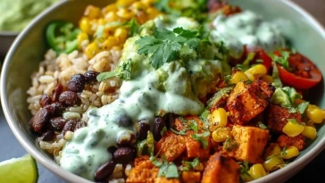 Bol De Riz Aux Haricots Noirs Et Sauce Yaourt Coriandre Citron Vert