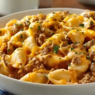 Pâtes À La Viande Avec Sauce Fromagère