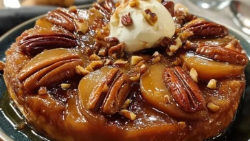 Tarte Tatin Aux Poires, Sirop DÉrable Et Noix De Pécan - 1