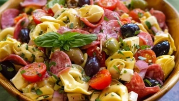 Salade De Tortellini Antipasto